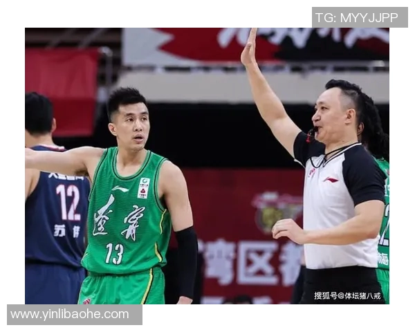 南京足球队以83分稳居冠军赛积分榜首位追赶者紧随其后